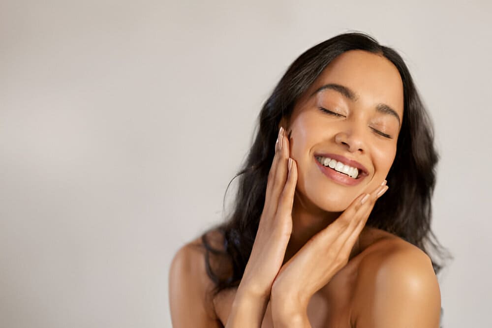 Happy-Woman-with-her-Lighten-Skin