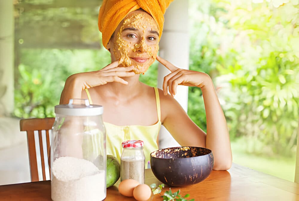 woman-using-natural-face-masks