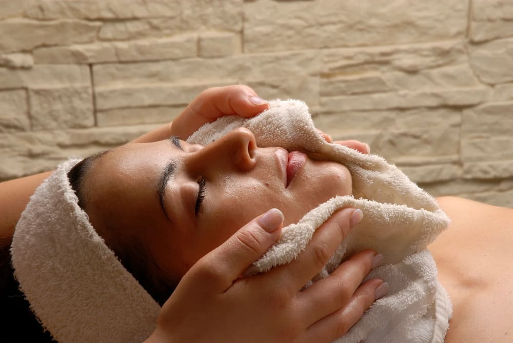 adore-hair-and-beauty-hot-towel-facial