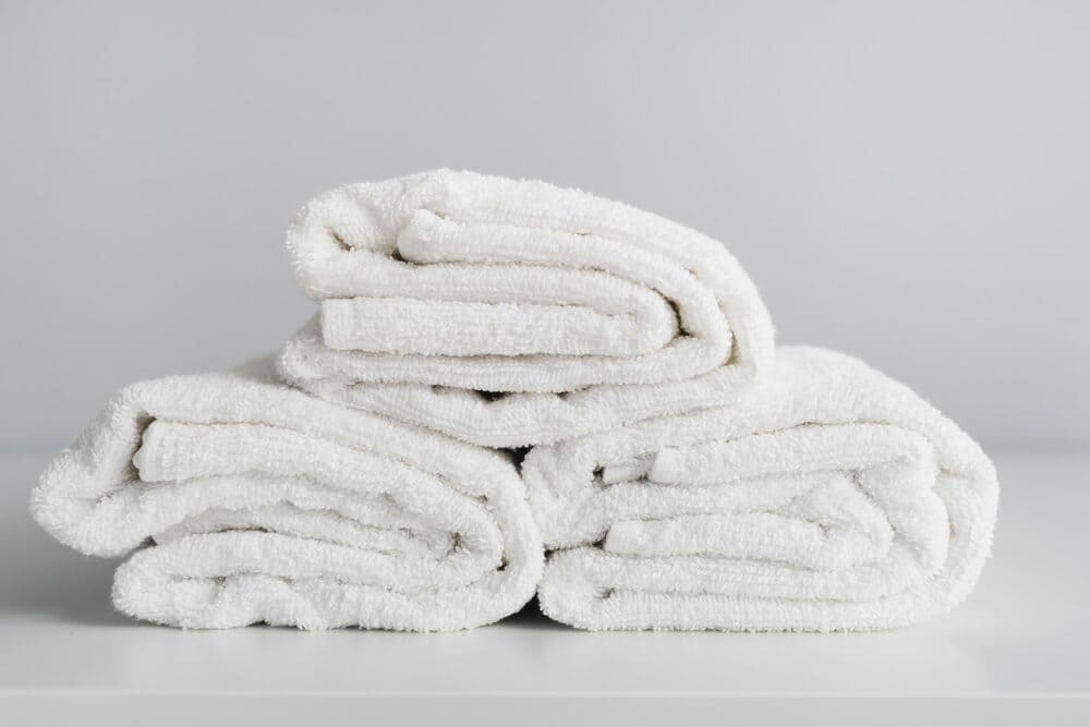 front-view-stacked-white-towels